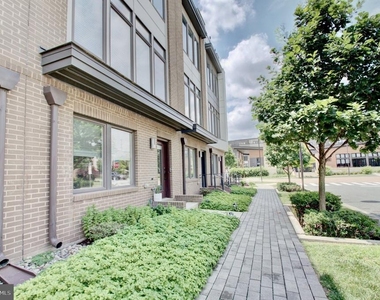 8078 Tribeca Street - Photo Thumbnail 33
