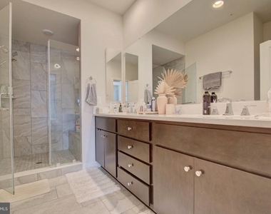 8078 Tribeca Street - Photo Thumbnail 18