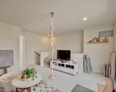 8078 Tribeca Street - Photo Thumbnail 22