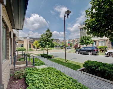 8078 Tribeca Street - Photo Thumbnail 5