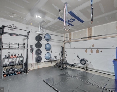 8078 Tribeca Street - Photo Thumbnail 6