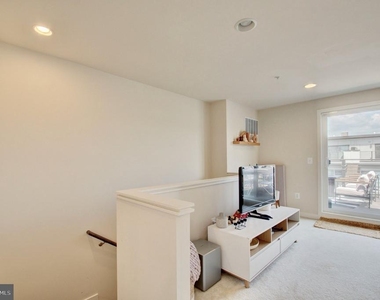 8078 Tribeca Street - Photo Thumbnail 29