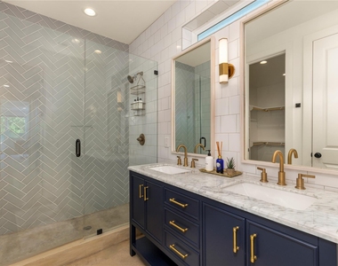 1129 Henninger St - Photo Thumbnail 12