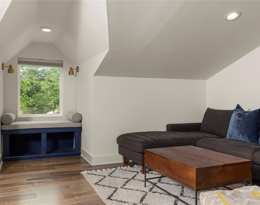 1129 Henninger St - Photo Thumbnail 22