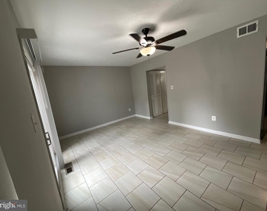 5526 Green Dory Lane - Photo Thumbnail 7