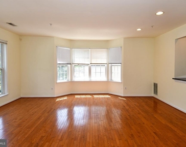 8772 Lincoln Street - Photo Thumbnail 10