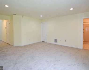 8772 Lincoln Street - Photo Thumbnail 33