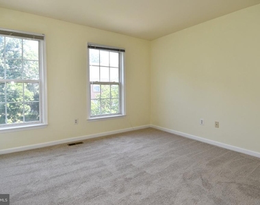 8772 Lincoln Street - Photo Thumbnail 30