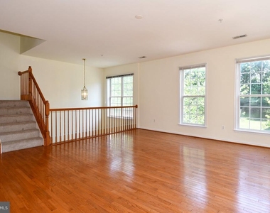 8772 Lincoln Street - Photo Thumbnail 8