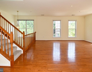 8772 Lincoln Street - Photo Thumbnail 11