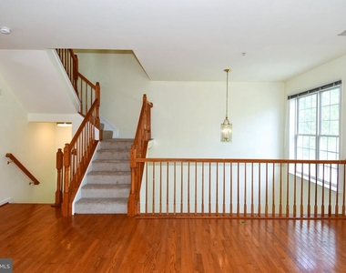 8772 Lincoln Street - Photo Thumbnail 9