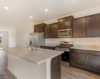 420 Carroll Walk Ave - Photo Thumbnail 11