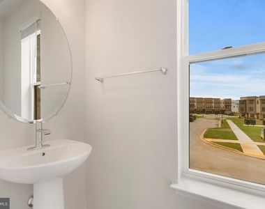 420 Carroll Walk Ave - Photo Thumbnail 14
