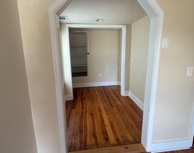 242 S Carroll Street - Photo Thumbnail 10