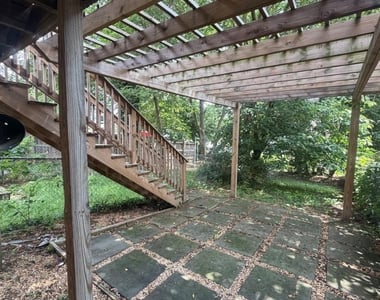 242 S Carroll Street - Photo Thumbnail 13