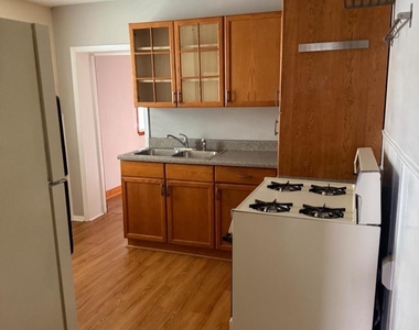242 S Carroll Street - Photo Thumbnail 2