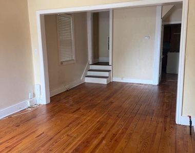 242 S Carroll Street - Photo Thumbnail 6