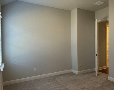 148 Kellogg Ln - Photo Thumbnail 25