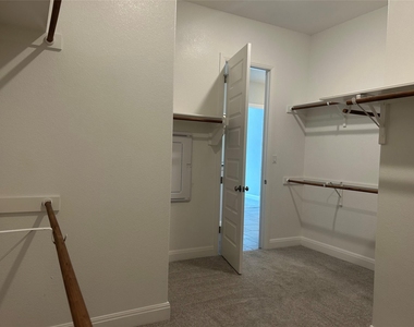 148 Kellogg Ln - Photo Thumbnail 16