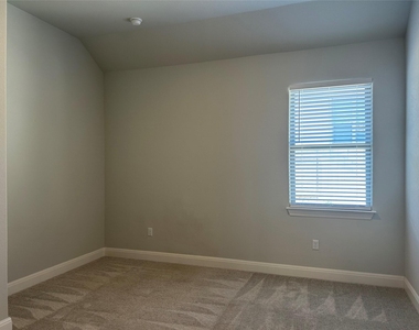 148 Kellogg Ln - Photo Thumbnail 26