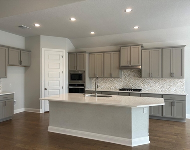 148 Kellogg Ln - Photo Thumbnail 1