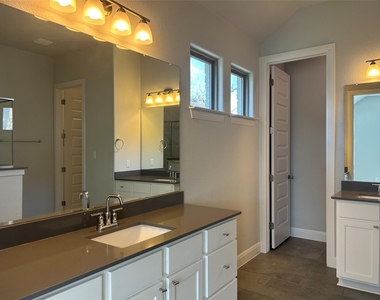 148 Kellogg Ln - Photo Thumbnail 13