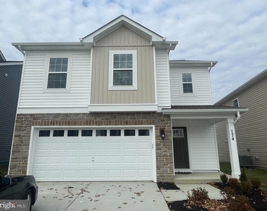 174 Charming Forest Avenue - Photo Thumbnail 1