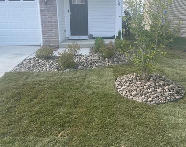 174 Charming Forest Avenue - Photo Thumbnail 2