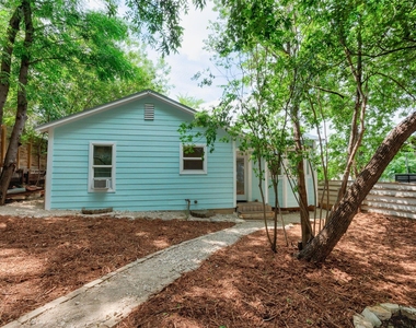 2409 E 9th St - Photo Thumbnail 16