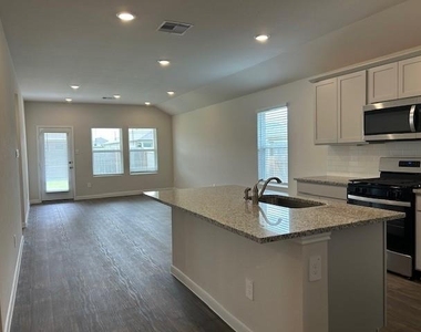 311 Darwin Pl - Photo Thumbnail 2