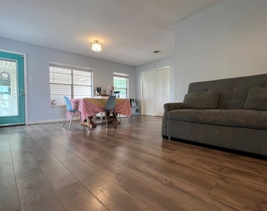 11702 Oak Trl - Photo Thumbnail 15
