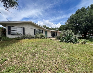 11702 Oak Trl - Photo Thumbnail 1