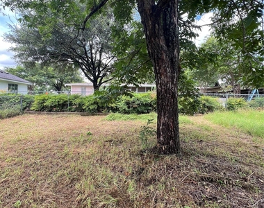 11702 Oak Trl - Photo Thumbnail 27