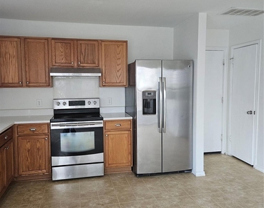 13400 Coomes Dr - Photo Thumbnail 11