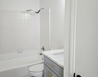 13400 Coomes Dr - Photo Thumbnail 22