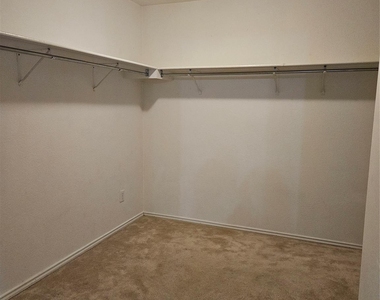 13400 Coomes Dr - Photo Thumbnail 30