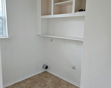 13400 Coomes Dr - Photo Thumbnail 18