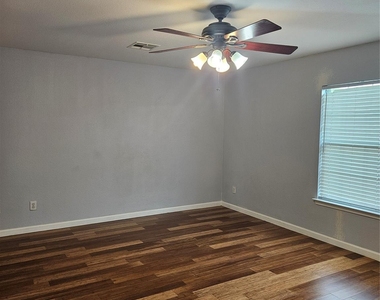13400 Coomes Dr - Photo Thumbnail 24