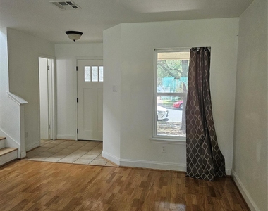 13400 Coomes Dr - Photo Thumbnail 5