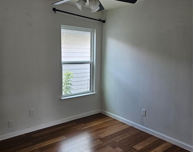 13400 Coomes Dr - Photo Thumbnail 14