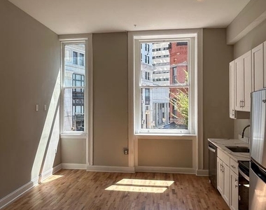 100 W Lexington Street - Photo Thumbnail 23