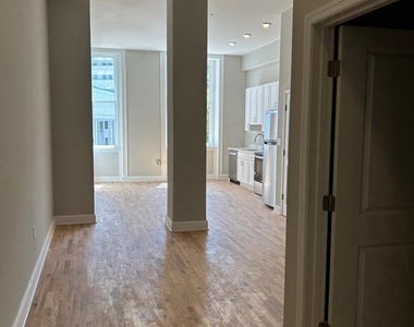 100 W Lexington Street - Photo Thumbnail 20