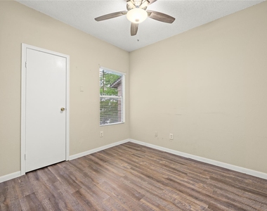 12166 Metric Blvd - Photo Thumbnail 6