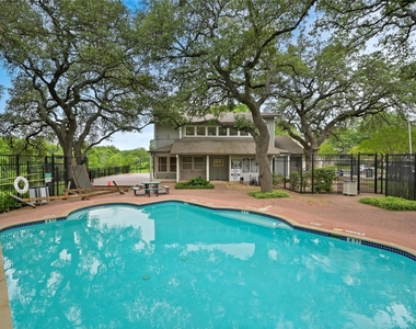 12166 Metric Blvd - Photo Thumbnail 4