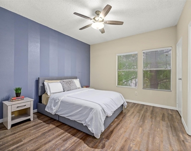 12166 Metric Blvd - Photo Thumbnail 2