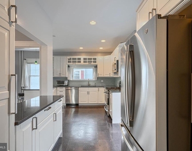 2210 Lake Avenue - Photo Thumbnail 11