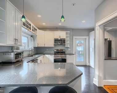 2210 Lake Avenue - Photo Thumbnail 8