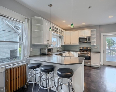 2210 Lake Avenue - Photo Thumbnail 7