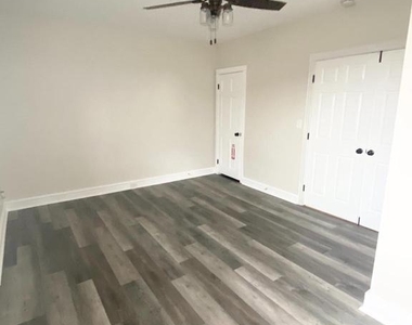 442 Folcroft Street - Photo Thumbnail 10