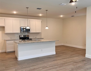 444 Parkline Dr - Photo Thumbnail 2